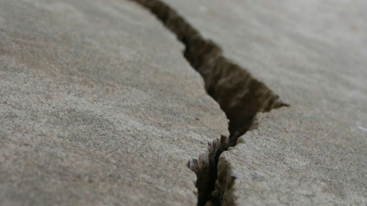 Sealing Foundation Cracks: What Homeowners Need to Know